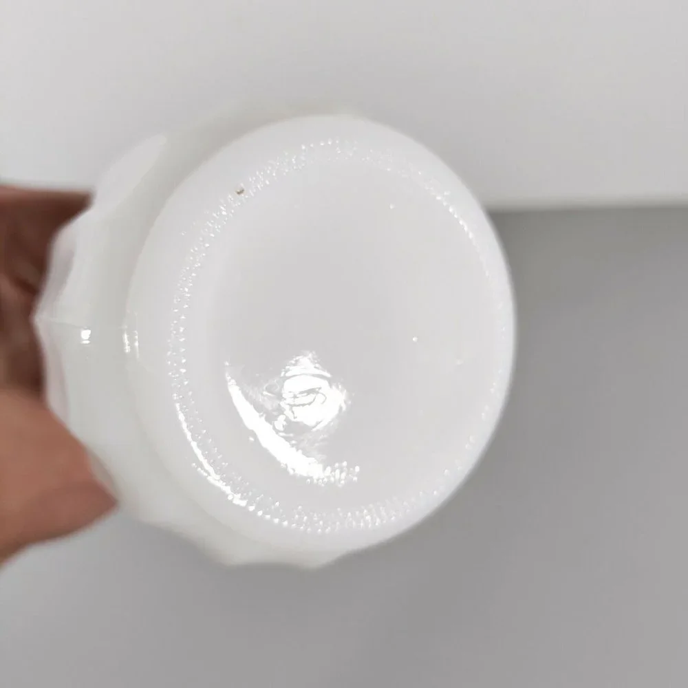 4/$20 Vintage Stars and Bars Milk Glass Stem Bud Vase Nice! Ribbed